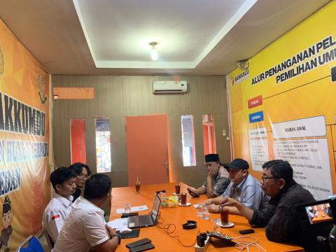 Foto Pemanggilan dan Klarifikasi di Bawaslu Kota Medan