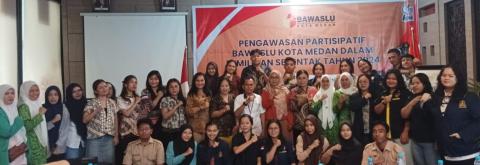 Foto Bersama Saat Kegiatan Pengawasan Partisipatif Dalam Pemilihan Serentak Tahun 2024