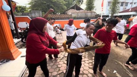 estafet sarung