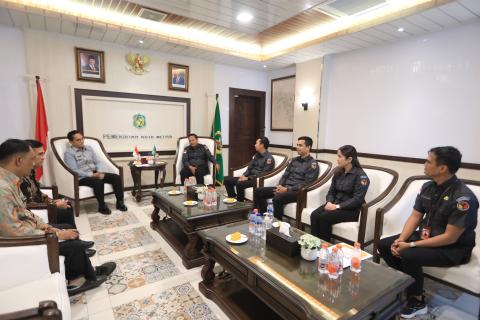 Audiensi dengan wali kota