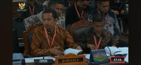 Memberi Keterangan di MK