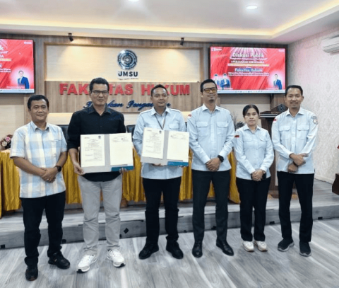 Foto Bersama Usai Penandatanganan PKS